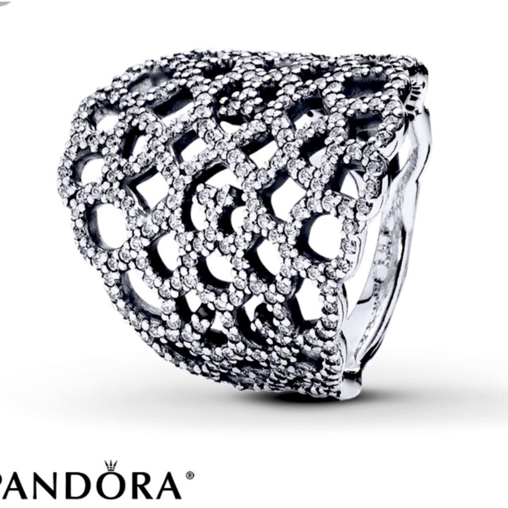 Beautiful retired Authentic Pandora ring.